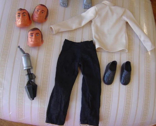 [Image: Maskatron_cloths.jpg]