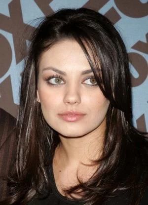 how tall is mila kunis