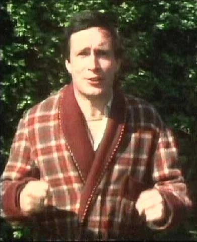 http://images.wikia.com/hitchhikers/images/e/eb/Arthur_Dent_Livid.jpg