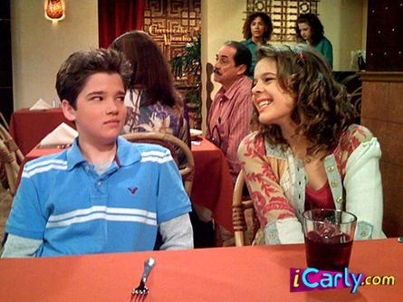 http://images.wikia.com/icarly/images/1/14/Creppy.jpg