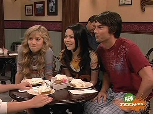 http://images.wikia.com/icarly/images/2/29/ICarly_S02E09_%28iPie%29.avi_snapshot_03.27_-2010.01.13_20.08.45-.jpg