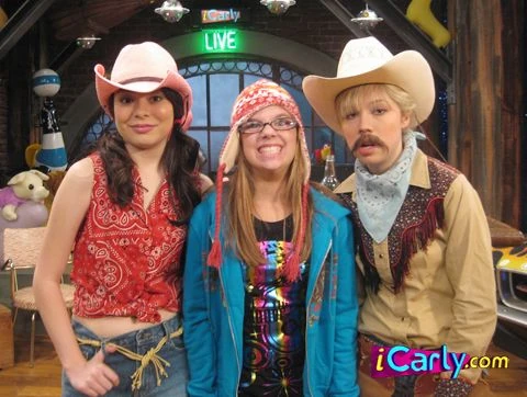 http://images.wikia.com/icarly/images/2/2b/Cowboy.jpg