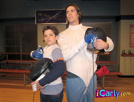 http://images.wikia.com/icarly/images/3/35/Import_000389.jpg