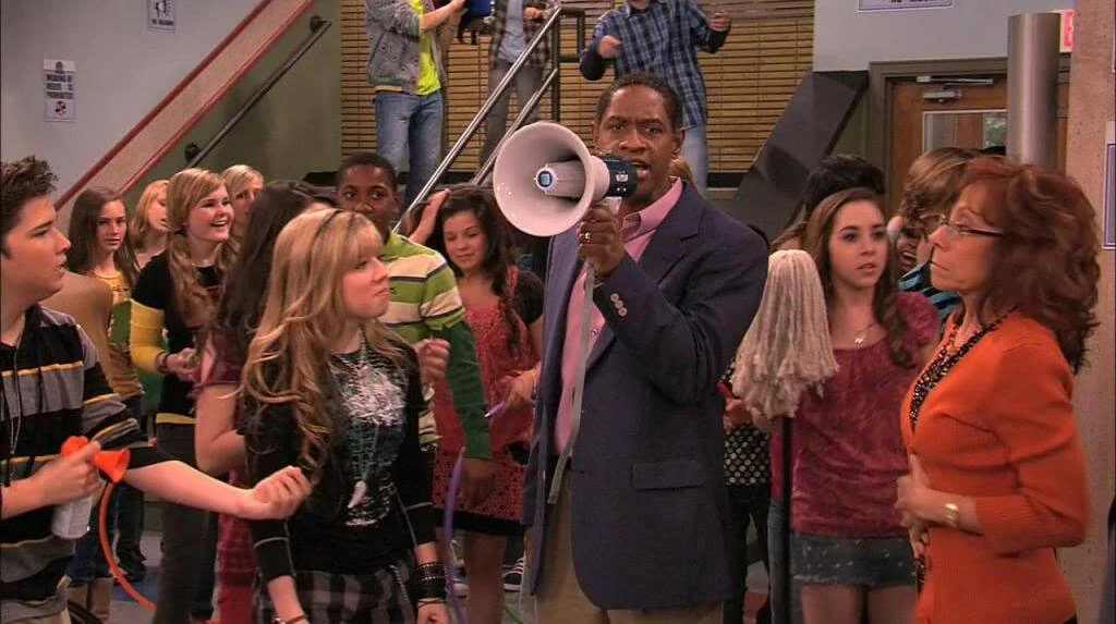 http://images.wikia.com/icarly/images/8/83/Chaos18.jpg