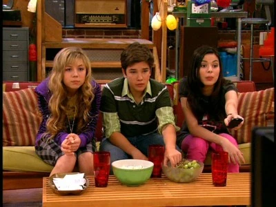 http://images.wikia.com/icarly/images/8/87/IWontCancelttheshow.jpg