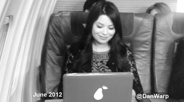 http://images.wikia.com/icarly/images/9/92/545448_10150983729358308_1003695354_n.jpg