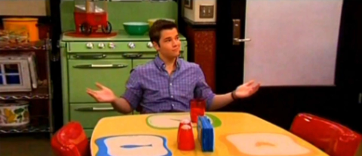 http://images.wikia.com/icarly/images/a/ab/Icar.png