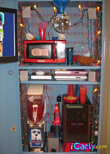 http://images.wikia.com/icarly/images/b/b0/69290_307074883.jpg