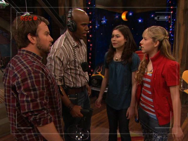 http://images.wikia.com/icarly/images/b/b4/Seattle_PD_vs_Carly_Sam.JPG.jpeg