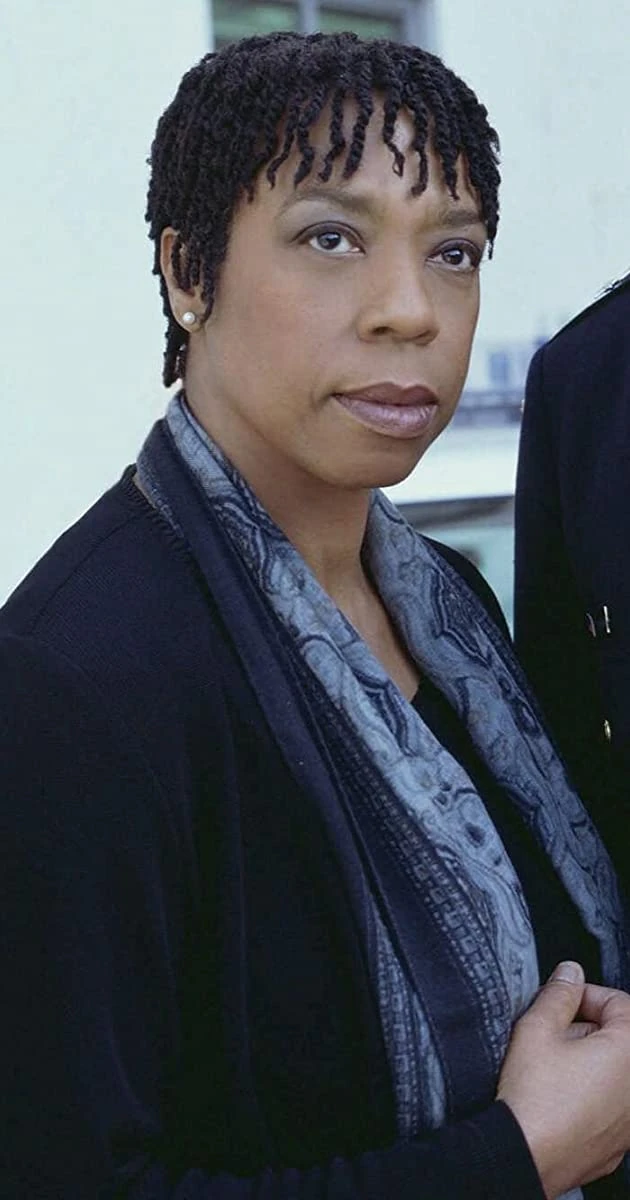Lynne in The District