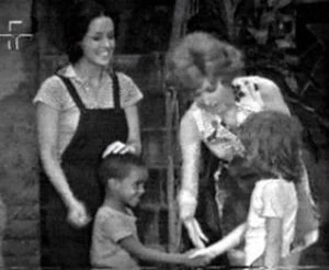 Sônia Braga, left, on Vila Sesamo