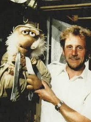Siegfried Böhmke and two of his Astututli puppets