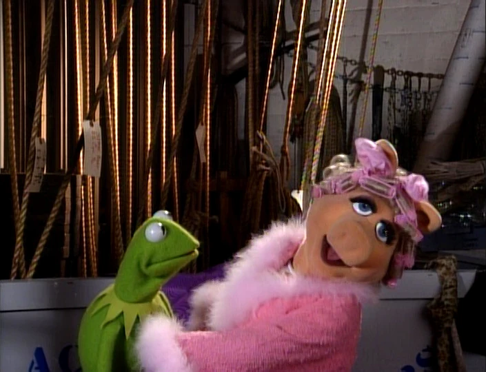 Kermit and Piggy in the opening