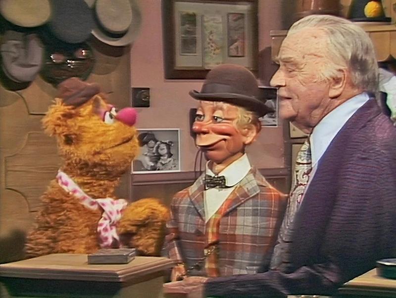 Mortimer meets Fozzie Bear