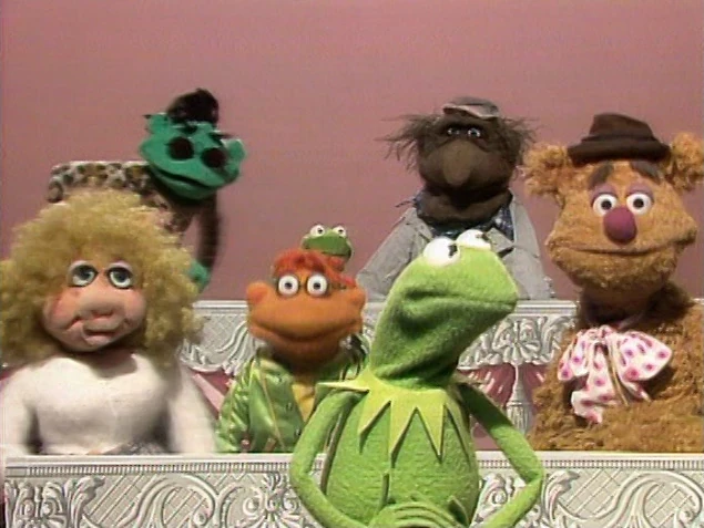 Kermit and the Glee Club in episode 310.