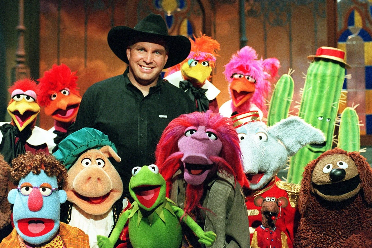 Garth Brooks on Muppets Tonight.