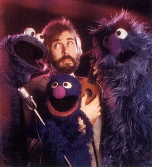 Frith jams with Cookie Monster, Grover and Herry.