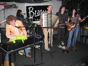 The Dead Hensons perform.