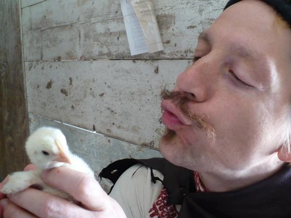 Image:Naz and chick.jpg