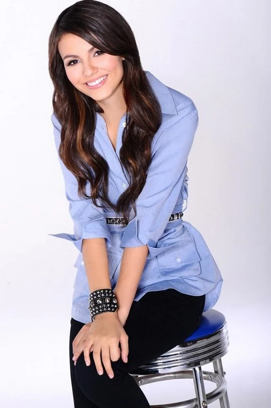 http://images.wikia.com/victorious/images/9/94/Victoria_justice_1264277401.jpg